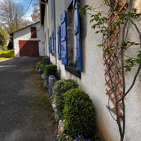 Original And Quirky Village Home Giat Buitenkant foto